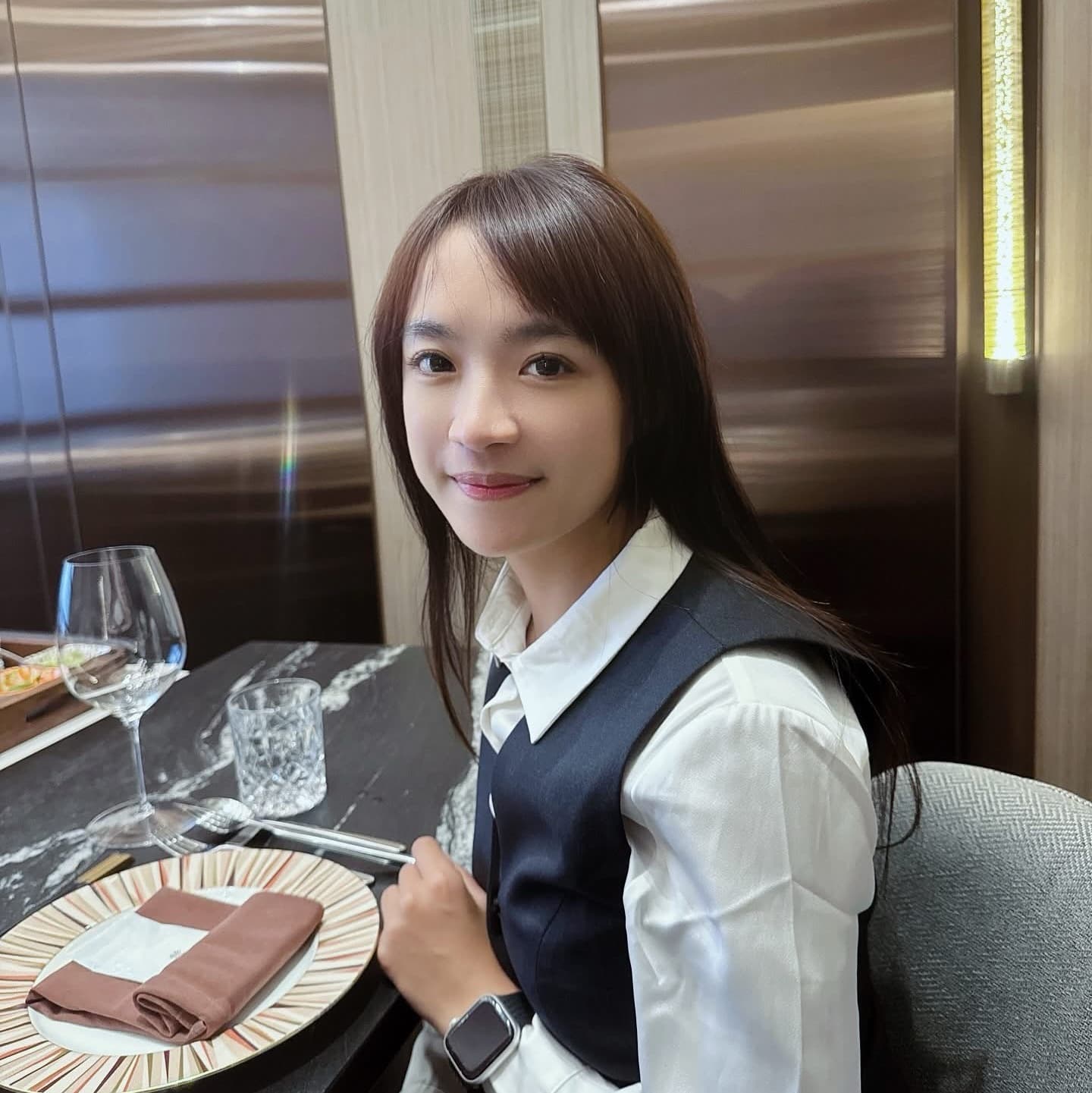 林俞君 Maggie 與客戶餐敘，高雄房地產顧問